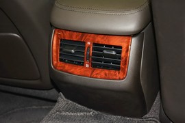 2012款丰田皇冠V6