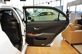 2012款丰田皇冠V6