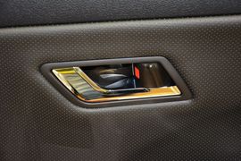 2012款丰田皇冠V6