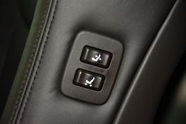 2012款丰田皇冠V6