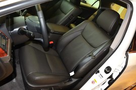 2012款丰田皇冠V6
