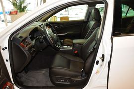 2012款丰田皇冠V6