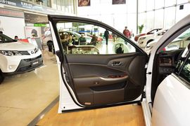2012款丰田皇冠V6