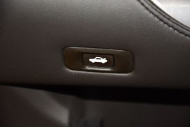 2012款丰田皇冠V6