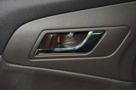 2012款丰田皇冠V6