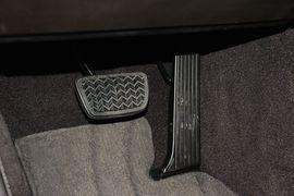 2012款丰田皇冠V6