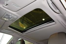 2012款丰田皇冠V6