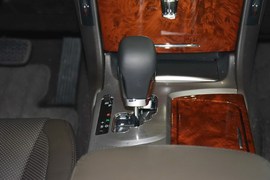 2012款丰田皇冠V6