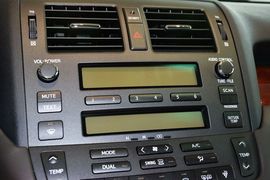 2012款丰田皇冠V6