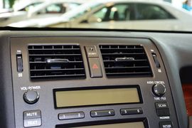 2012款丰田皇冠V6
