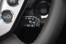 2012款丰田皇冠V6