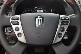 2012款丰田皇冠V6