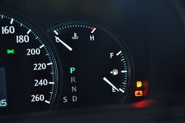 2012款丰田皇冠V6