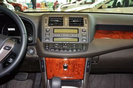 2012款丰田皇冠V6