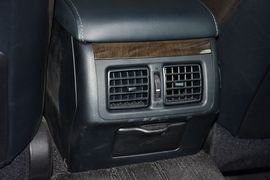 2013款丰田锐志2.5V尚锐导航版