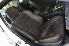 2013款丰田锐志2.5V尚锐导航版