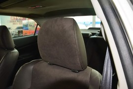 2013款丰田锐志2.5V尚锐导航版