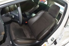 2013款丰田锐志2.5V尚锐导航版