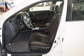 2013款丰田锐志2.5V尚锐导航版