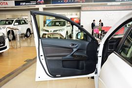 2013款丰田锐志2.5V尚锐导航版