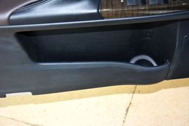 2013款丰田锐志2.5V尚锐导航版