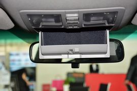 2013款丰田锐志2.5V尚锐导航版