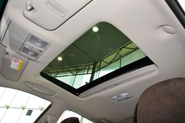 2013款丰田锐志2.5V尚锐导航版