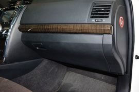 2013款丰田锐志2.5V尚锐导航版