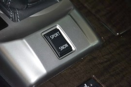 2013款丰田锐志2.5V尚锐导航版