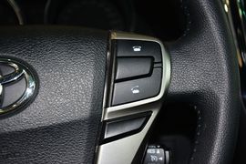 2013款丰田锐志2.5V尚锐导航版