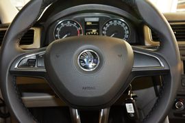 2015款斯柯达昕锐1.6L自动优选型