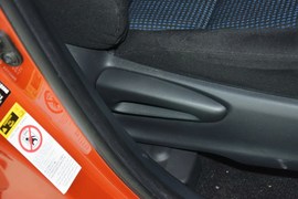 2014款丰田威驰1.3L自动智尚版
