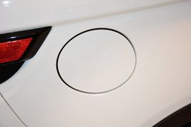 2015款路虎揽胜极光2.0T