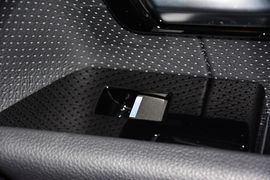 2015款路虎揽胜极光2.0T