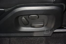 2015款路虎揽胜极光2.0T