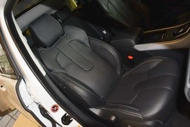 2015款路虎揽胜极光2.0T