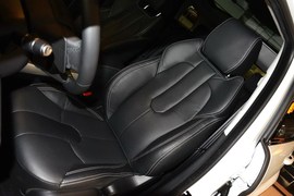 2015款路虎揽胜极光2.0T