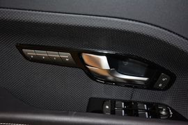 2015款路虎揽胜极光2.0T