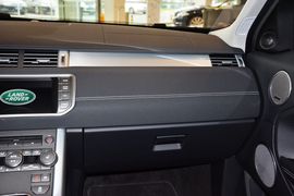 2015款路虎揽胜极光2.0T