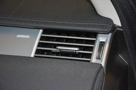 2015款路虎揽胜极光2.0T