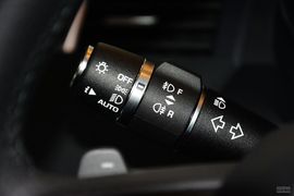 2015款路虎揽胜极光2.0T