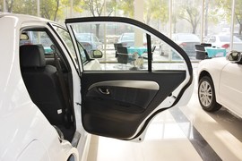 2015款东南V3菱悦1.5L手动风采版