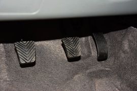 2015款东南V3菱悦1.5L手动风采版