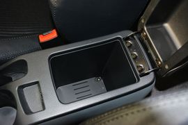 2015款东南V3菱悦1.5L手动风采版