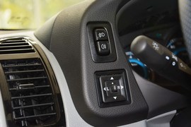 2015款东南V3菱悦1.5L手动风采版