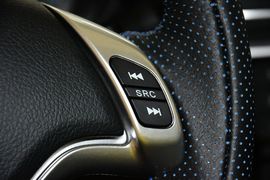 2015款东南V3菱悦1.5L手动风采版