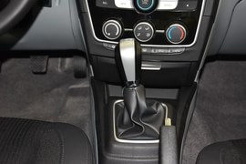 2015款东南V3菱悦1.5L手动风采版