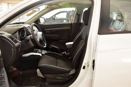 2014款三菱劲炫2.0L自动两驱精英版