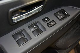 2014款三菱劲炫2.0L自动两驱精英版