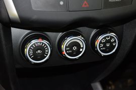 2014款三菱劲炫2.0L自动两驱精英版